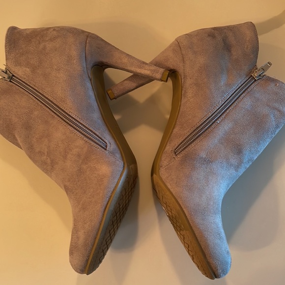 Rialto Gray suede boots - Picture 4 of 8